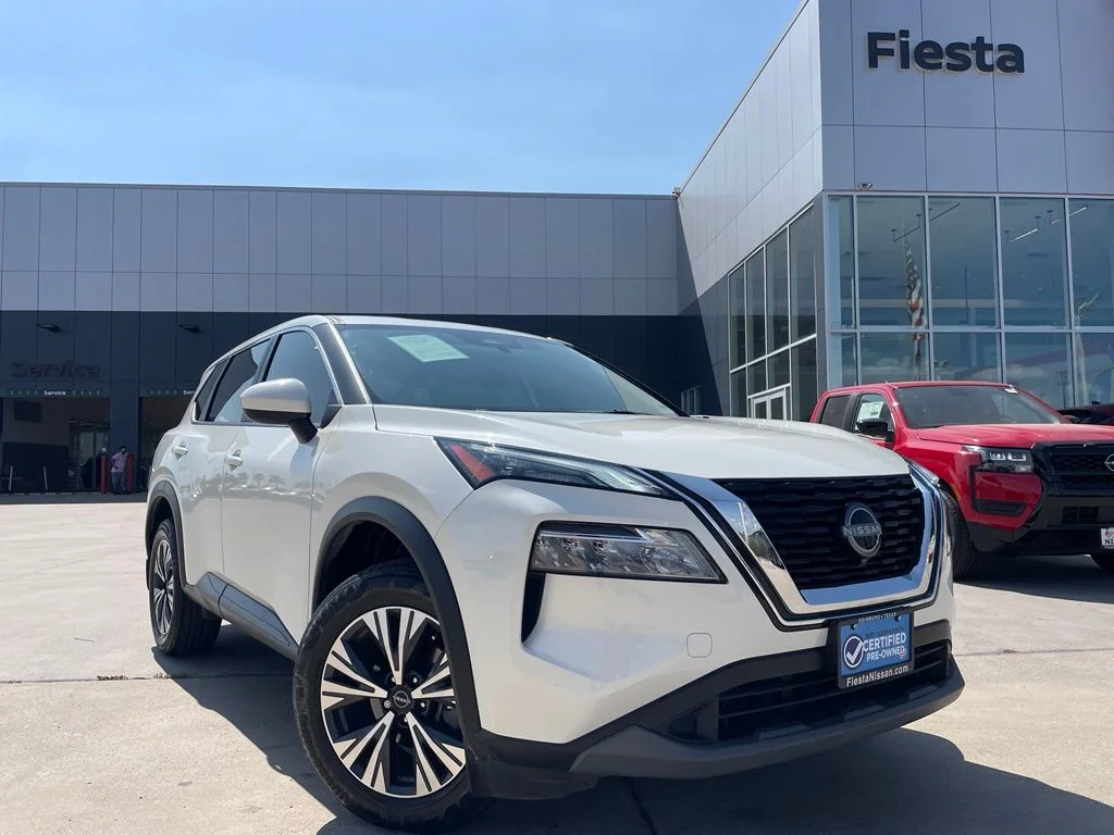 Used 2023 White Nissan SV image 1