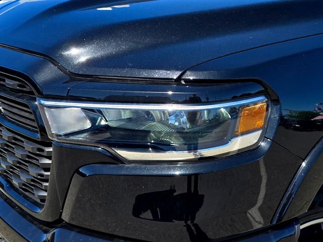 New 2026 Diamond Black Crystal Pearl-Coat Exterior Paint RAM Big Horn/Lone Star image 32