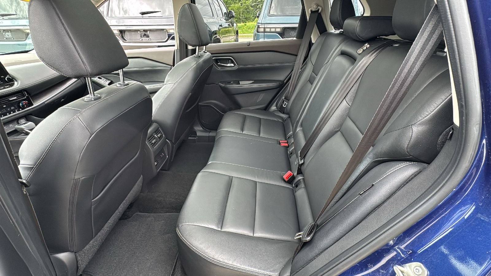 Used 2021 Blue Nissan SL image 28