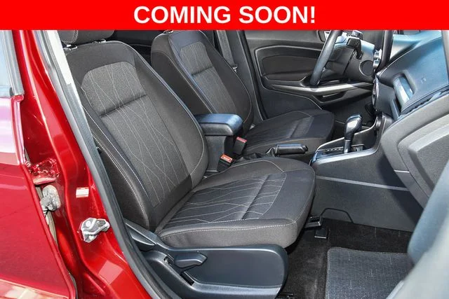 Used 2019 Red Ford SE image 25