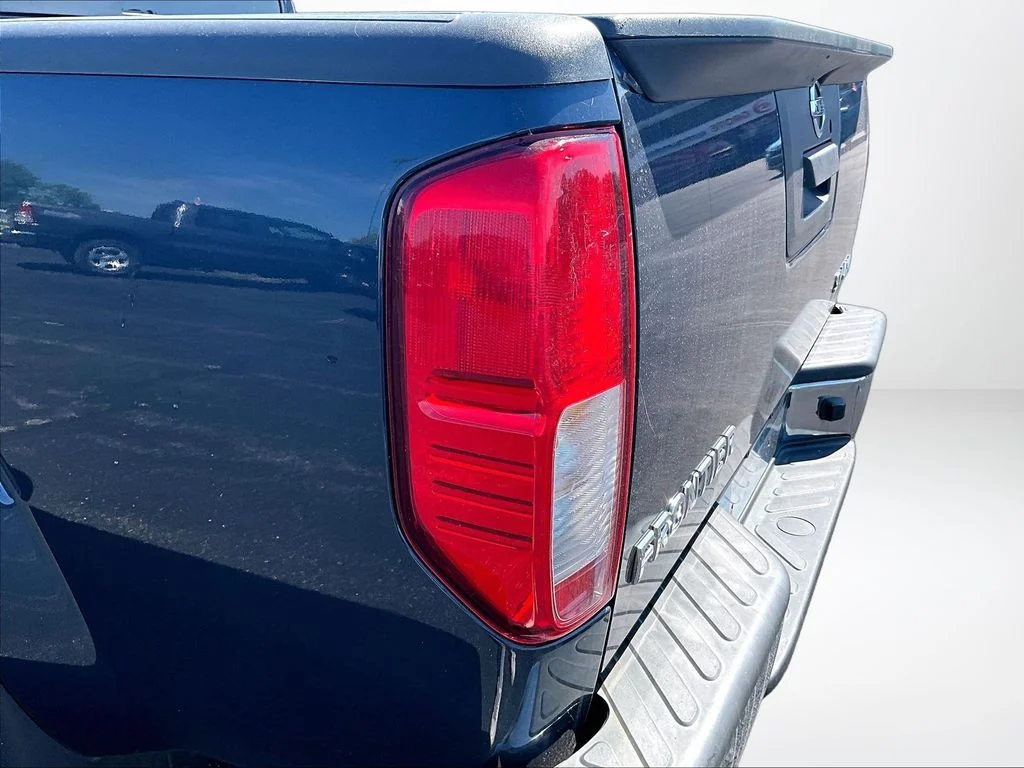 Used 2015 Blue Nissan SV image 30