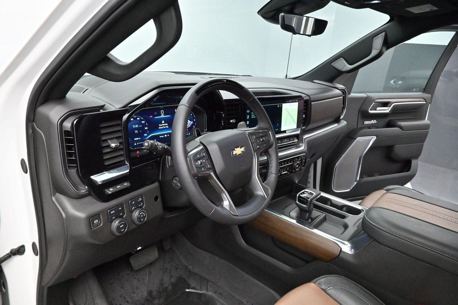 Used 2024 Iridescent Pearl Tricoat Chevrolet High Country image 13