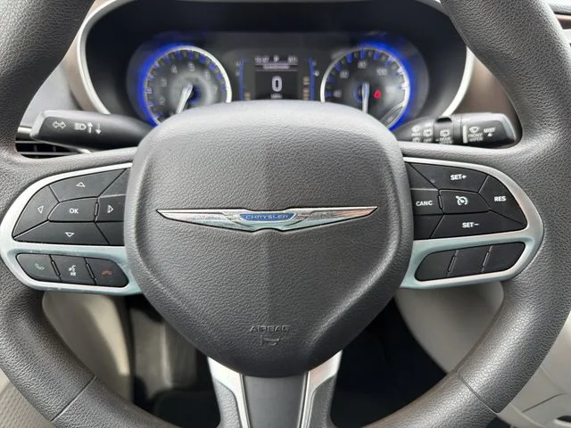 Used 2018 Black Chrysler Touring Plus image 30