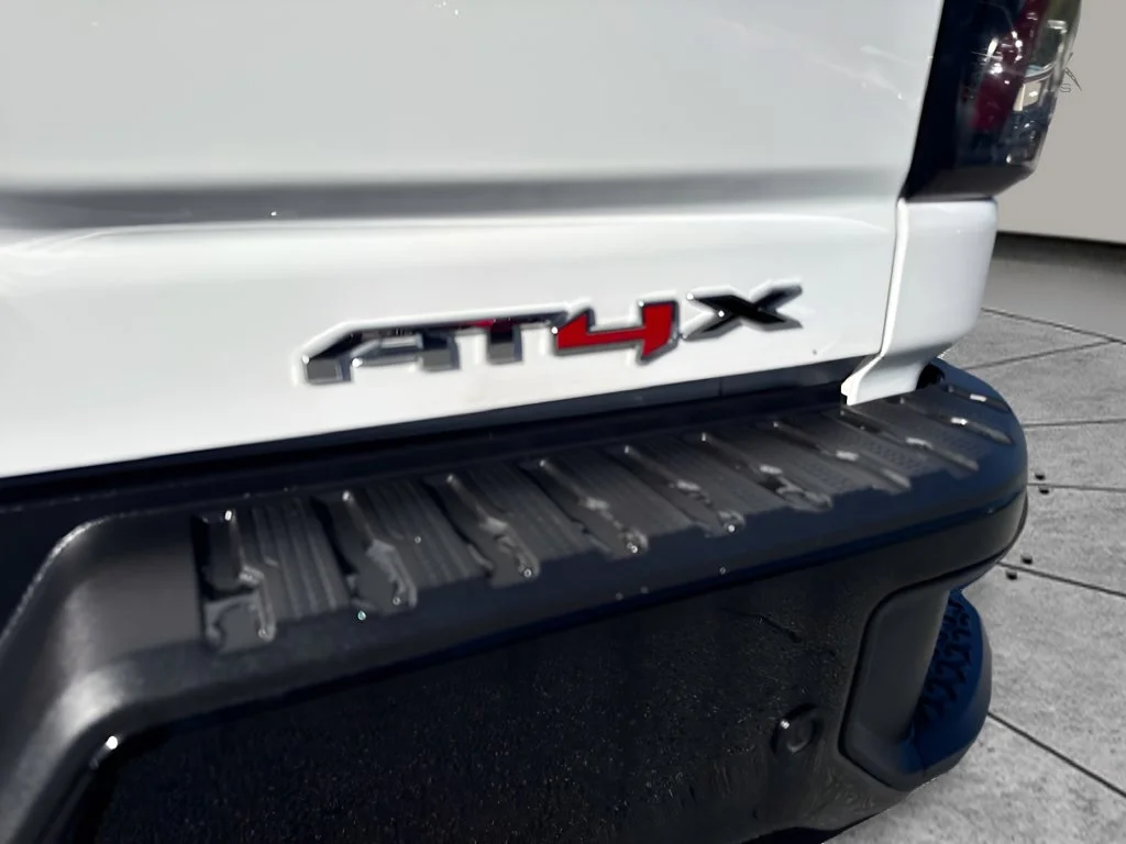Used 2025 White GMC AT4X image 35