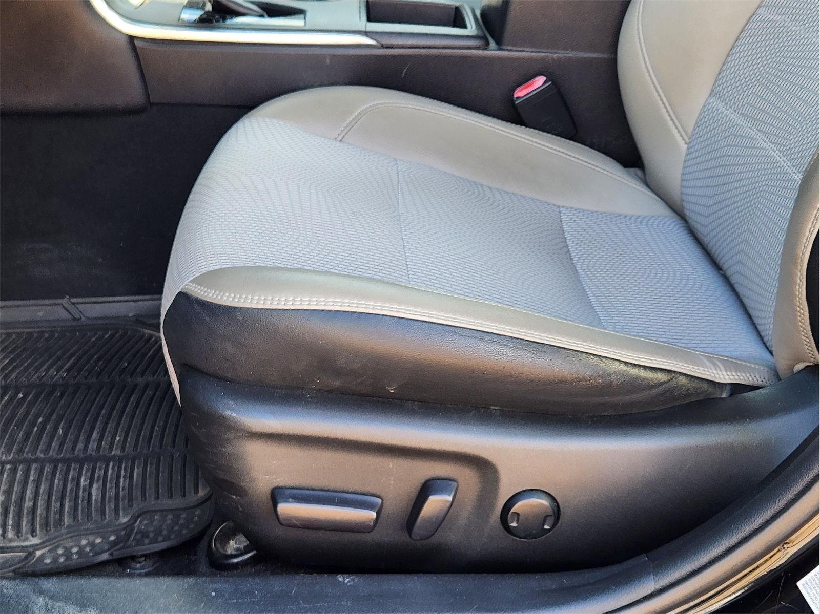 Used 2016 Midnight Black Metallic Toyota SE image 24