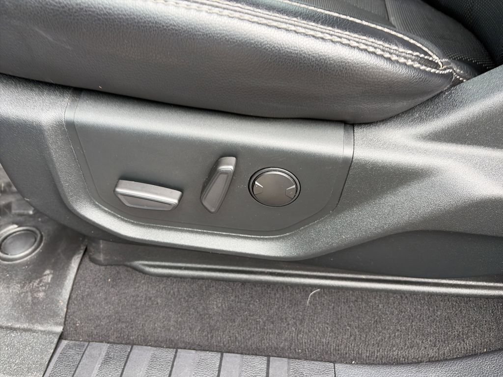 Used 2020 White Ford Lariat image 13