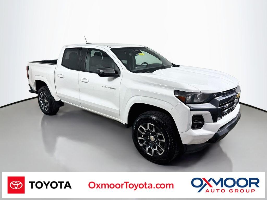 Used 2023 Summit White Chevrolet 2WD LT image 1