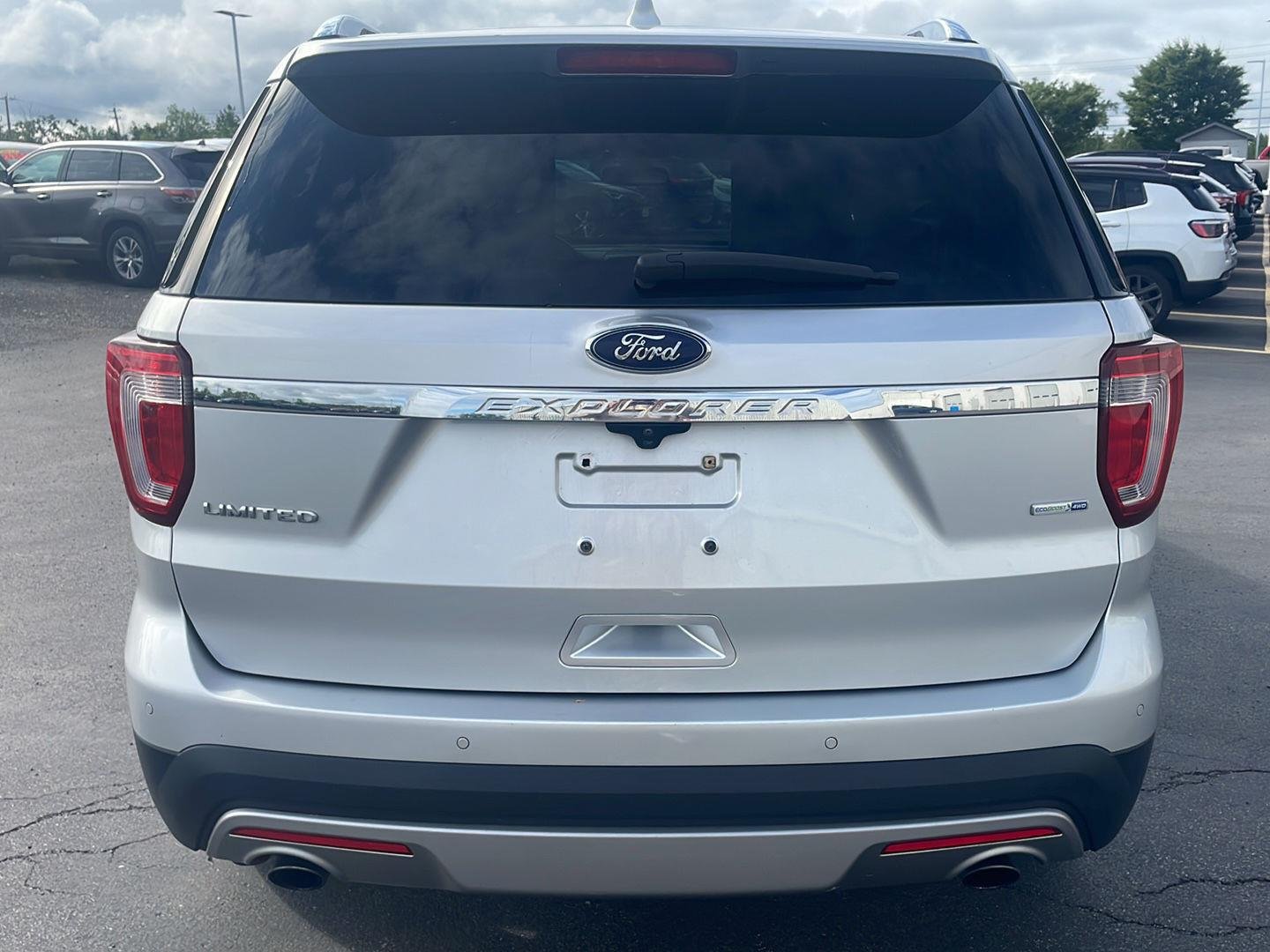 Used 2017 Ingot Silver Ford Limited image 9
