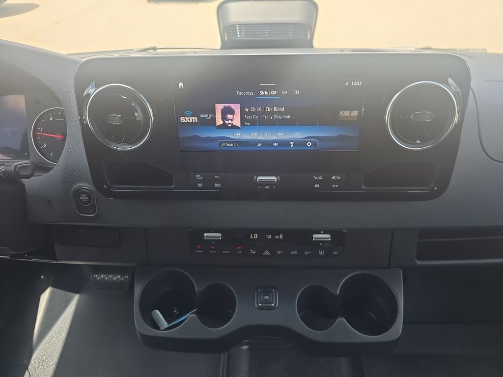 New 2026 Arctic White Mercedes-Benz Passenger 170 WB image 18