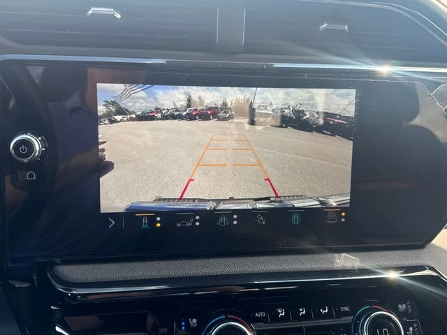 Used 2023  GMC AT4 image 25