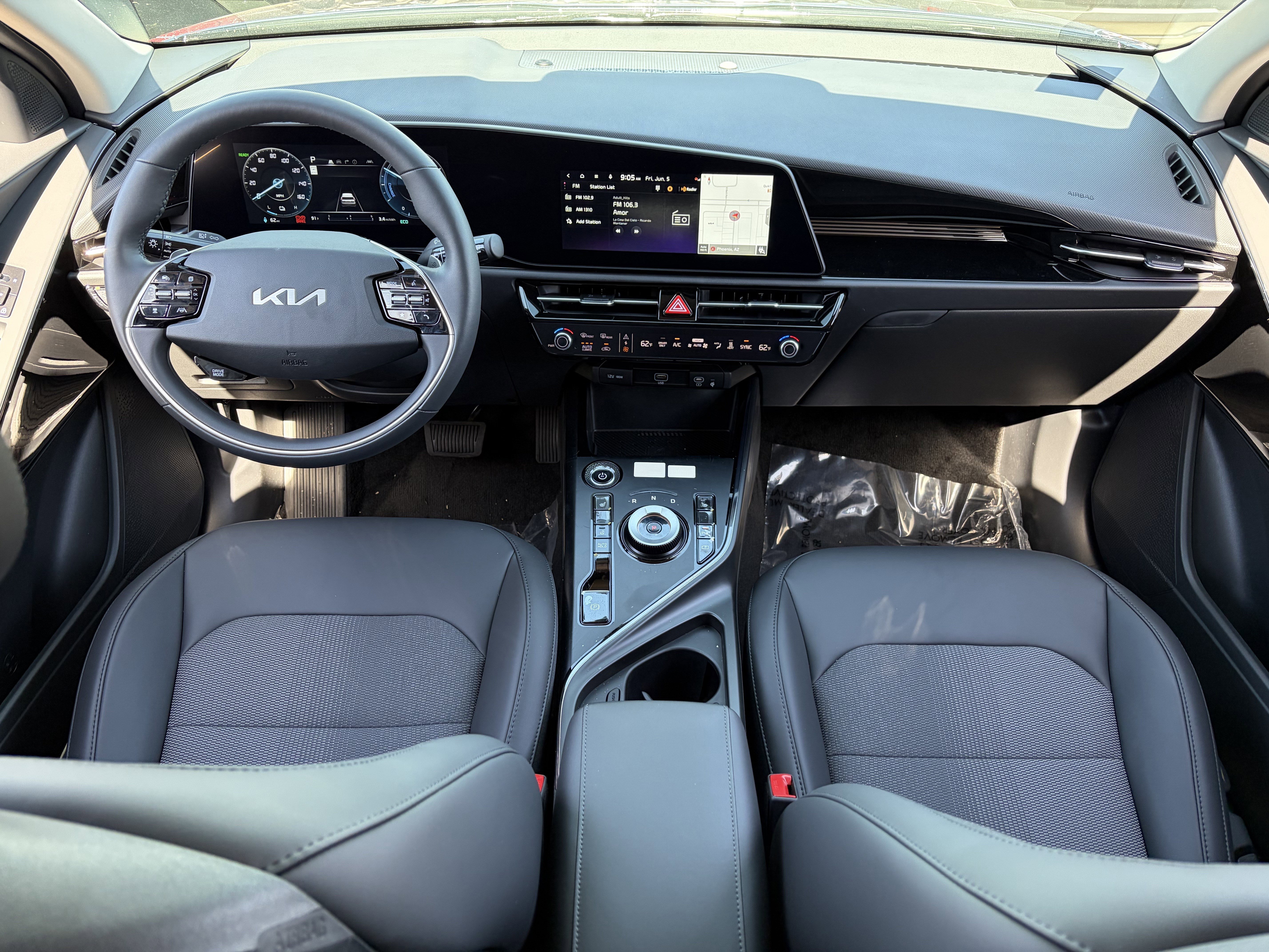 New 2026 Mineral Blue Kia WIND image 13