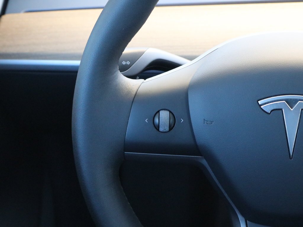 Used 2022 Silver Tesla Long Range image 11