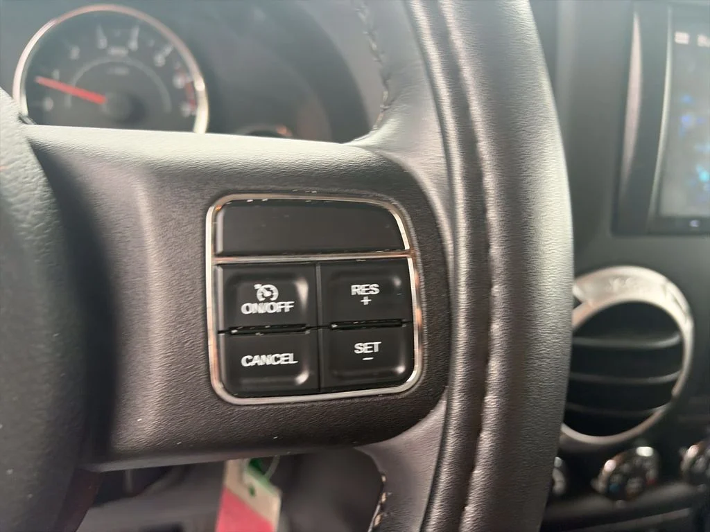 Used 2011 Silver Jeep Unlimited Rubicon image 22