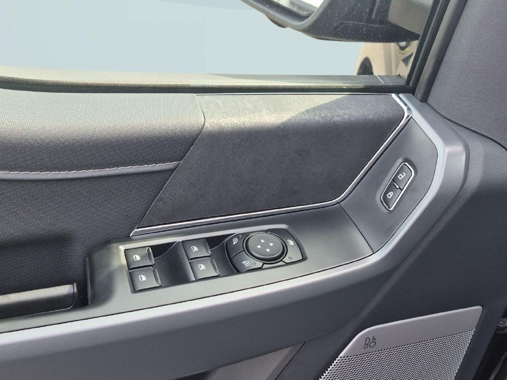 New 2026 Agate Black Metallic Ford XLT image 41