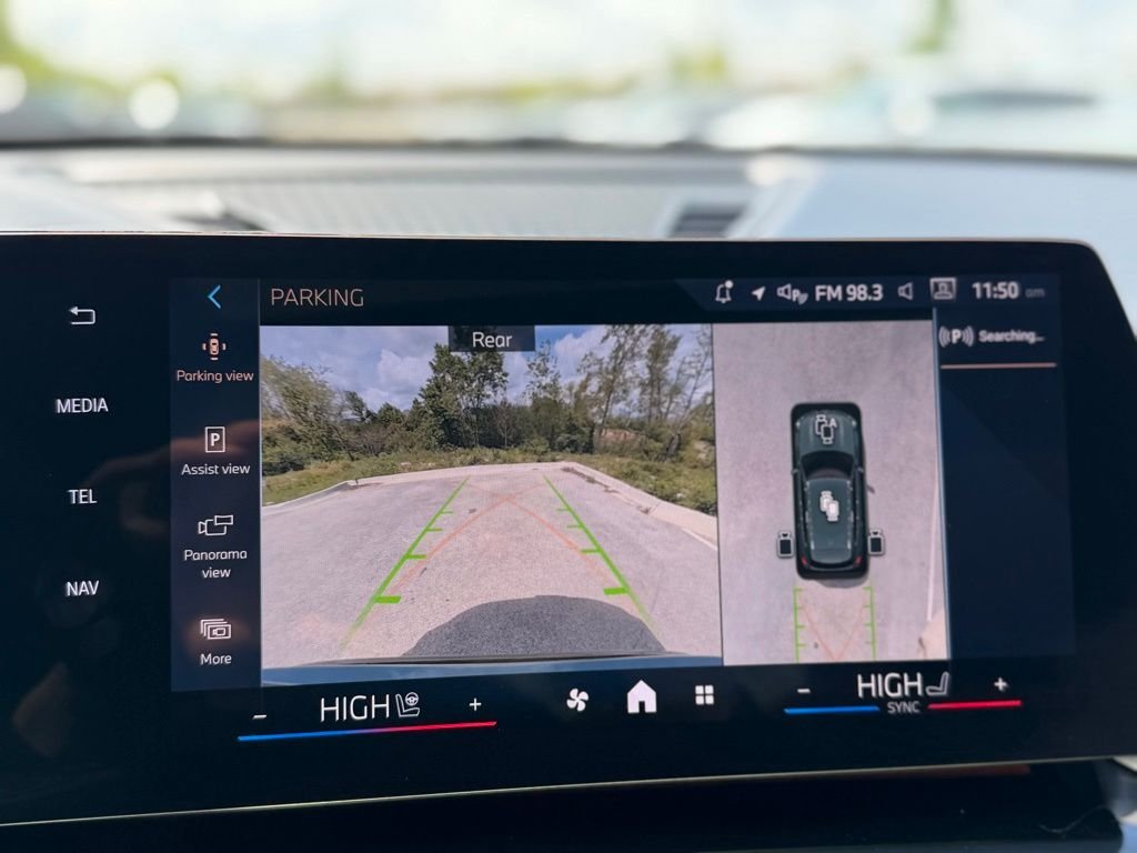 Used 2026 Green BMW xDrive28i image 6