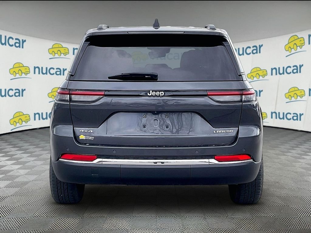Used 2022 Baltic Gray Metallic Clearcoat Jeep Laredo image 5
