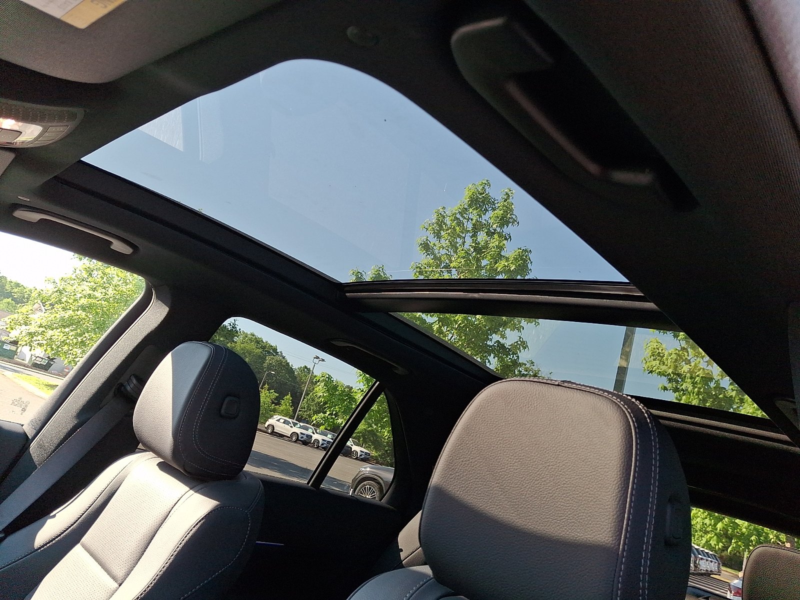 Used 2026 Obsidian Black Metallic Mercedes-Benz GLE 350 image 14