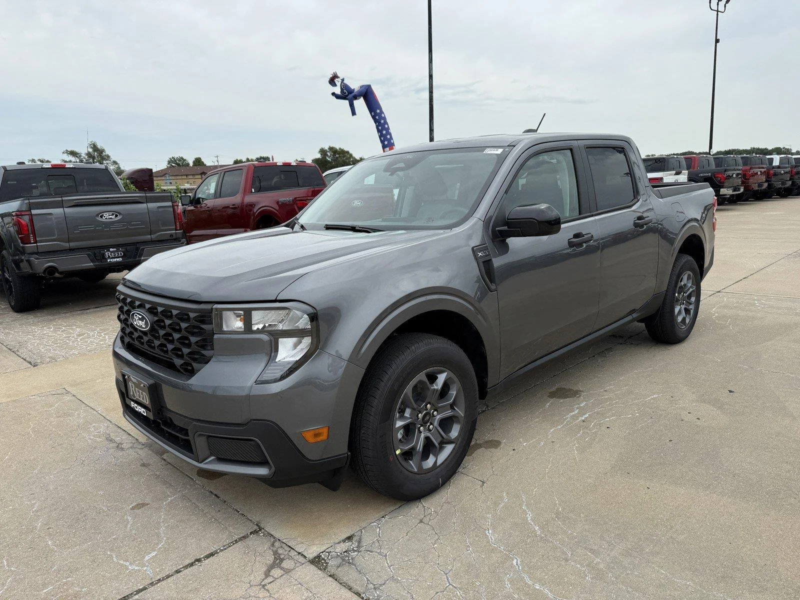 New 2026 Carbonized Gray Metallic Ford XLT image 4