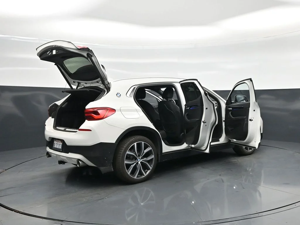 Used 2020 White BMW sDrive28i image 6