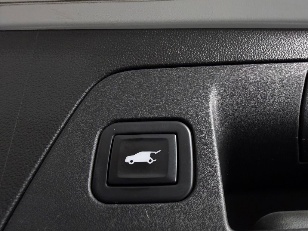 Used 2023 White Buick Preferred image 27