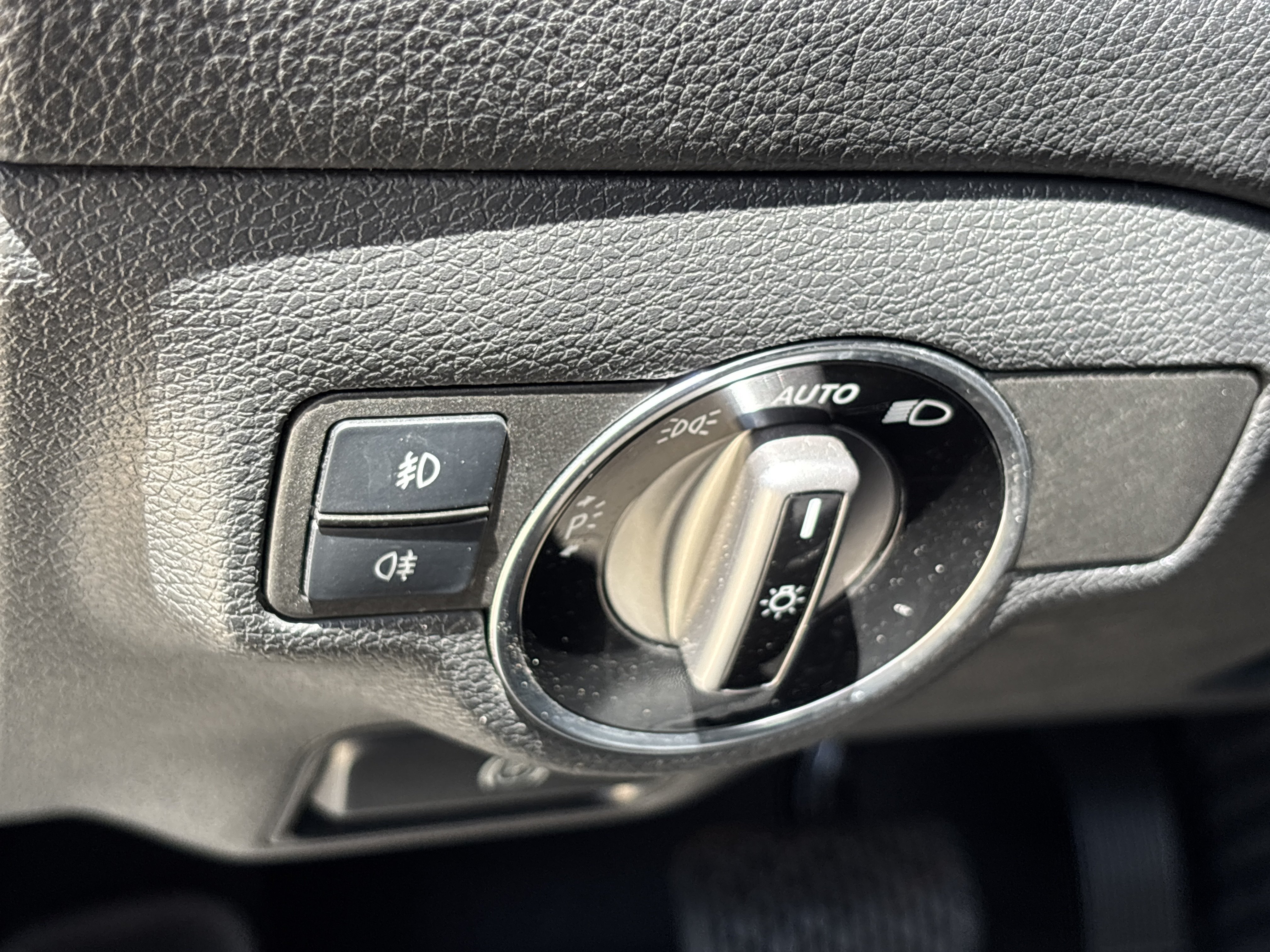 Used 2019 Cosmos Black Metallic Mercedes-Benz GLA 250 4Matic image 24