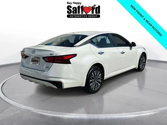 Used 2023 White Nissan 2.5 SV image 7
