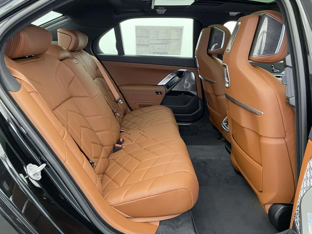 New 2026 Black BMW xDrive60 image 18