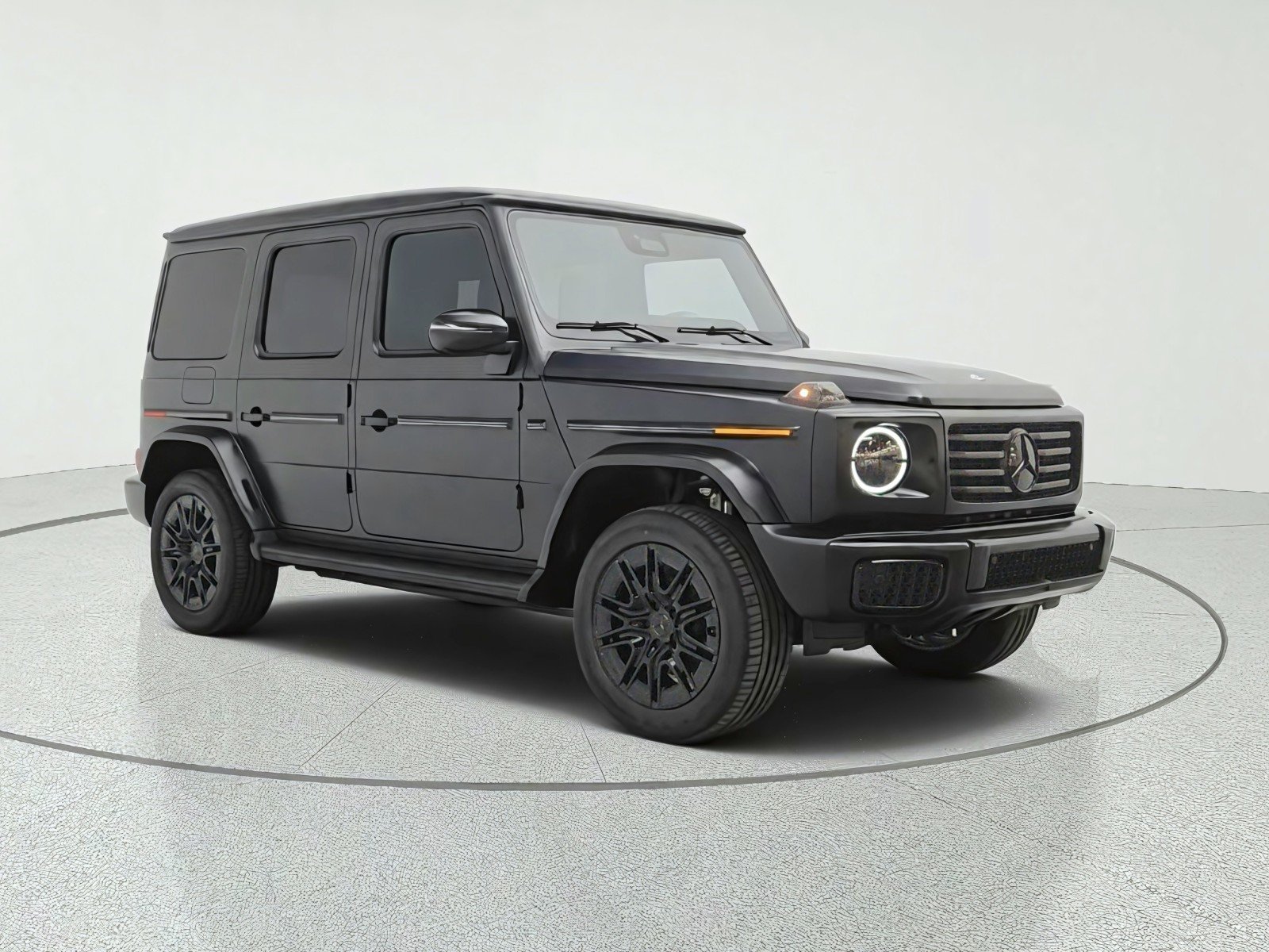 New 2027 MANUFAKTUR Night Black Magno Mercedes-Benz G 580e SUV image 3
