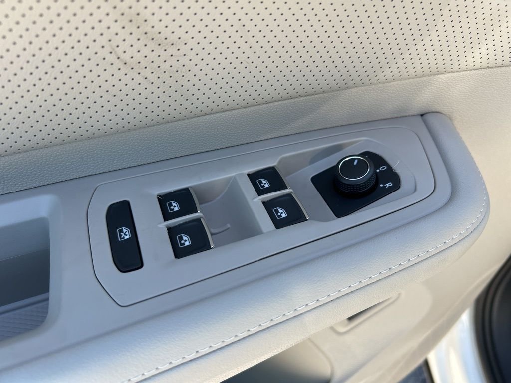 2026 Volkswagen Atlas SE w/Tech - Photo 13