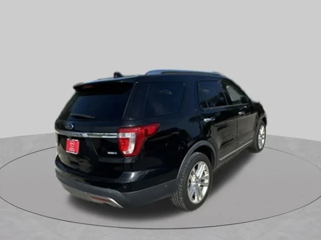 Used 2016 Black Ford Limited image 4