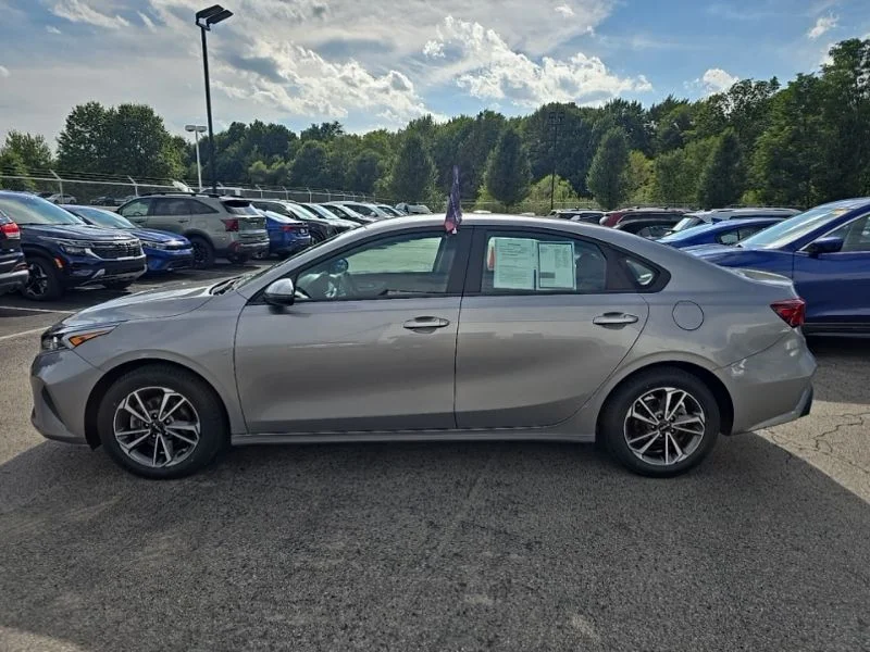 Used 2023 Gray Kia LXS image 4