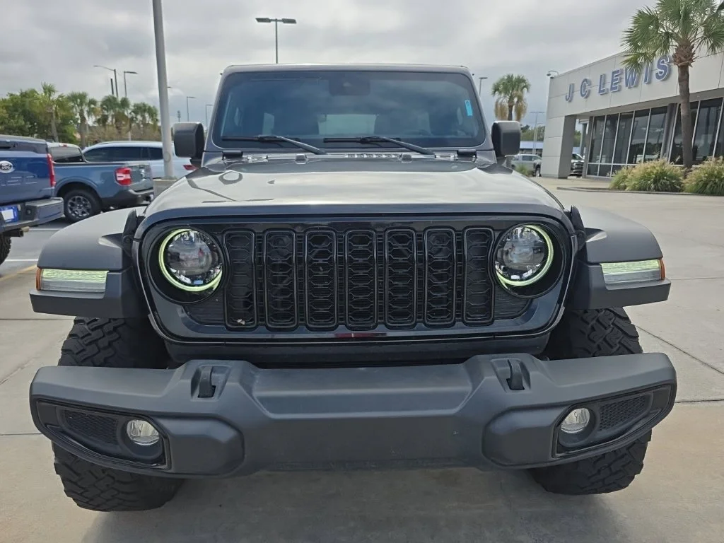 Used 2024 Crystal Metallic Jeep Sport image 3