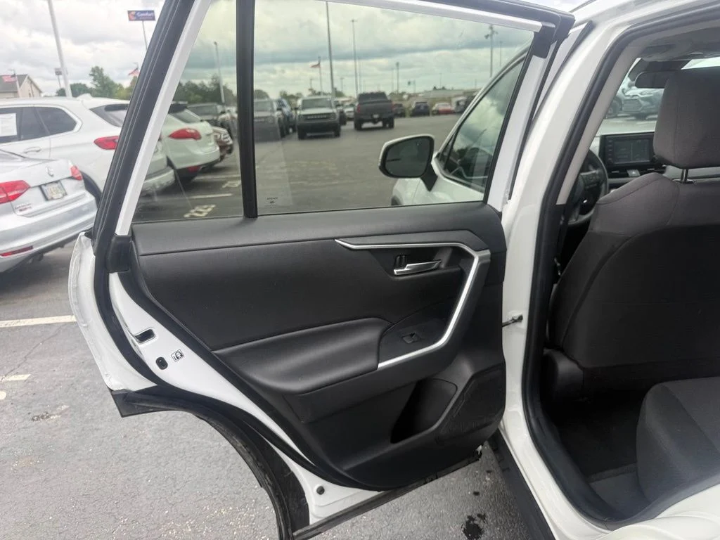 Used 2019 White Toyota XLE image 32