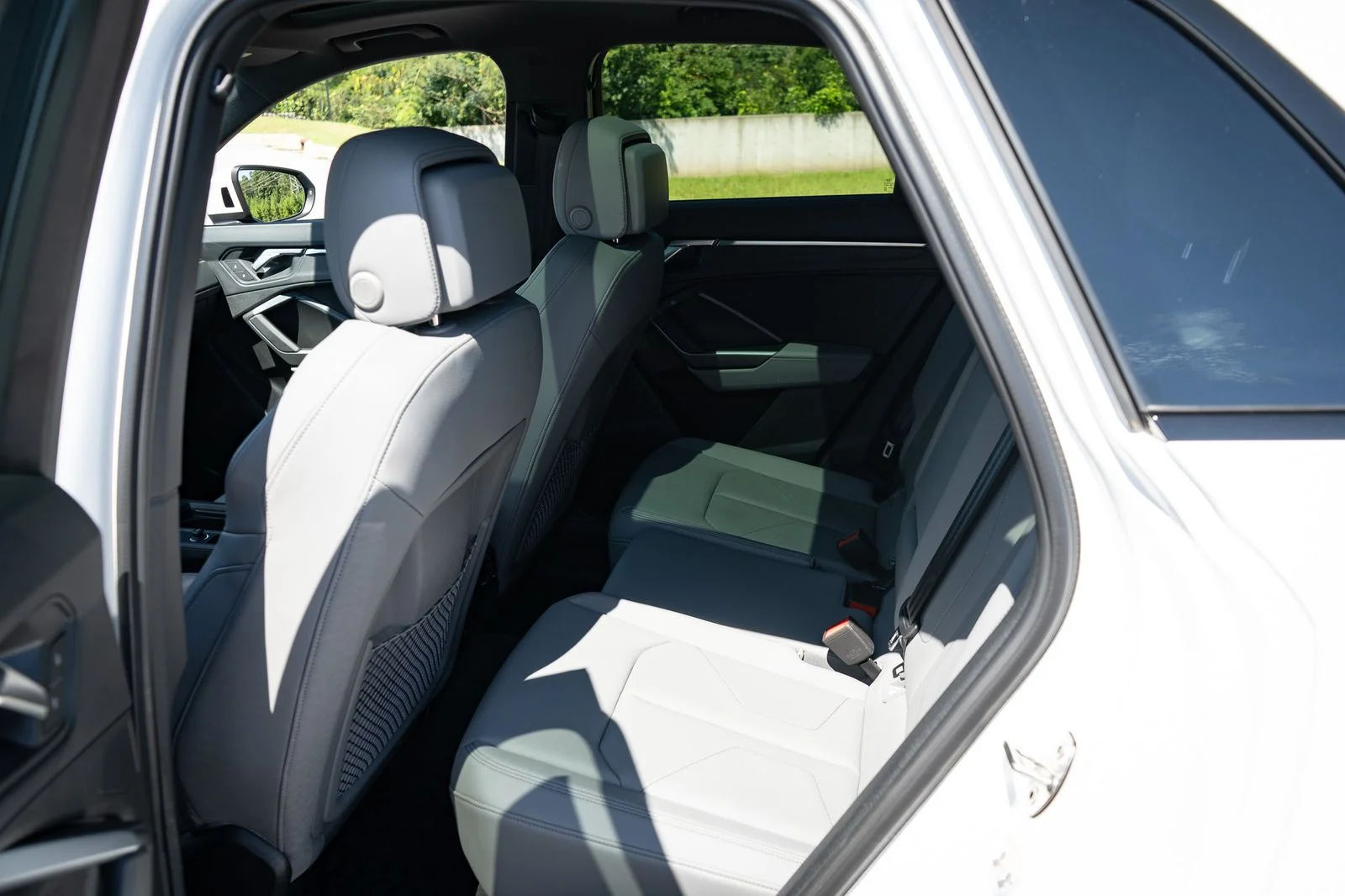 Used 2025 Arkona White Audi Premium image 19