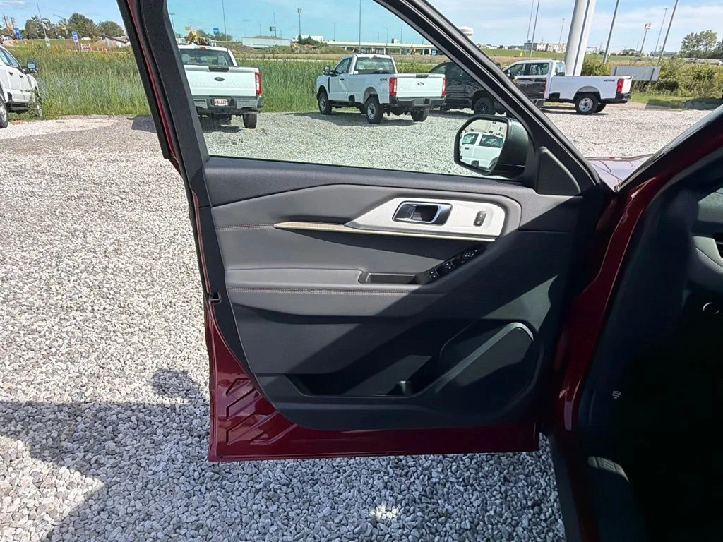 New 2027 Ruby Red Metallic Tinted Clearcoat Ford Active image 20