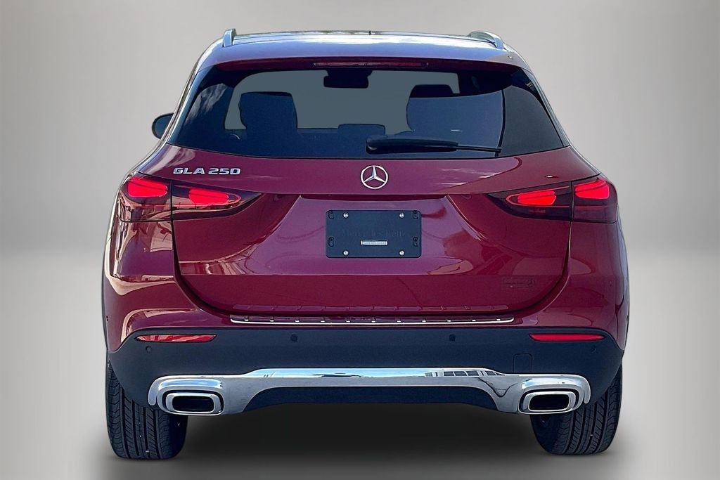 New 2026 MANUFAKTUR Patagonia Red Metallic Mercedes-Benz GLA 250 image 4
