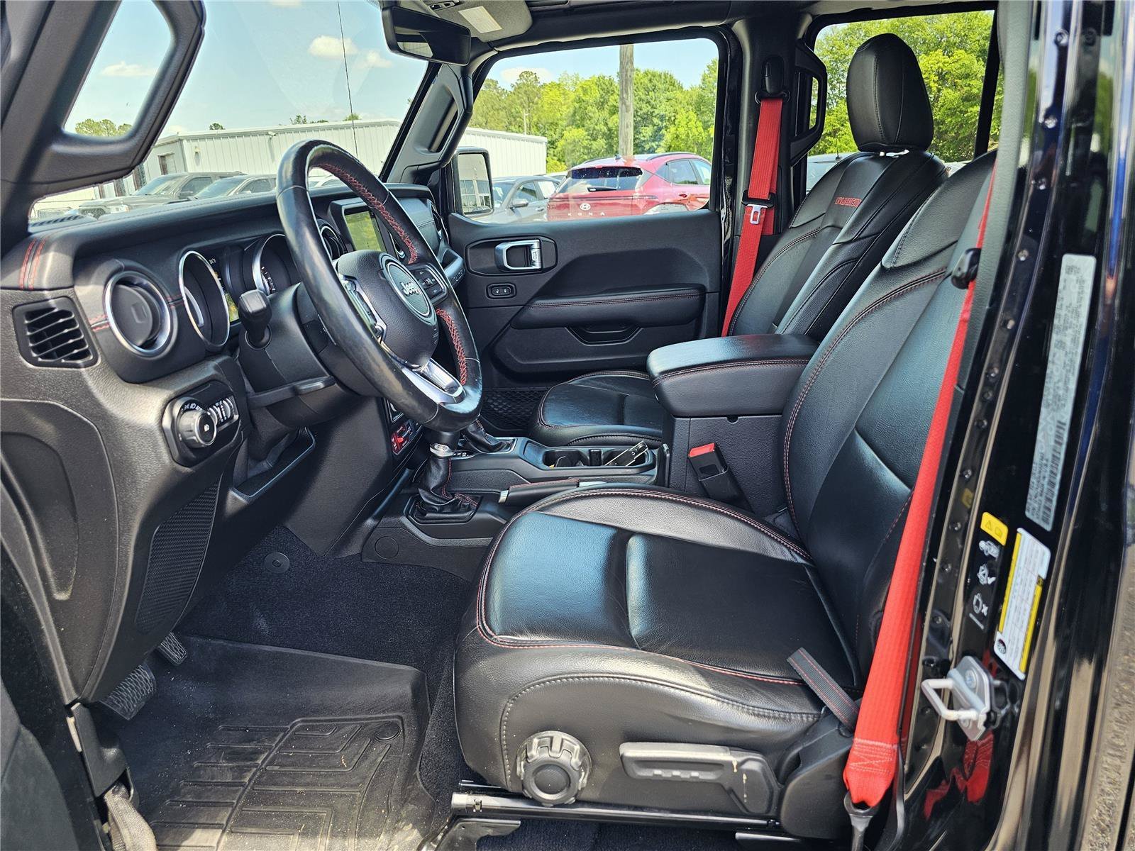 Certified Used 2020 Black Clearcoat Jeep Recon image 18