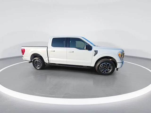 Used 2022 White Ford XLT image 2