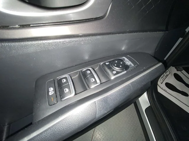 Used 2022 Silver Kia S image 13