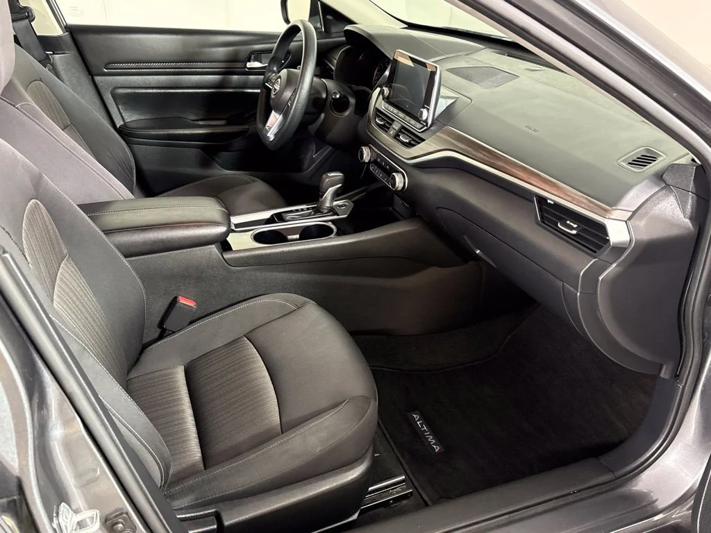 Used 2024 Gray Nissan 2.5 SV image 16