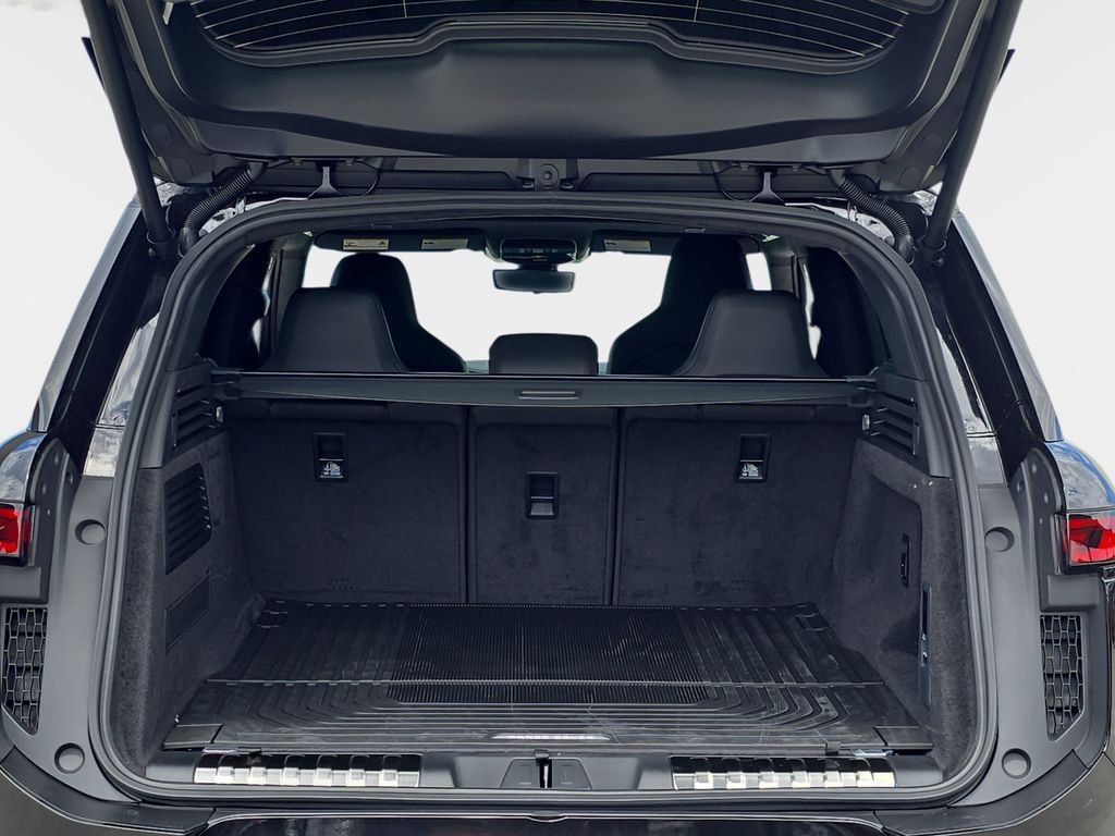 New 2026 Obsidian Black in Gloss Finish Land Rover Autobiography image 12