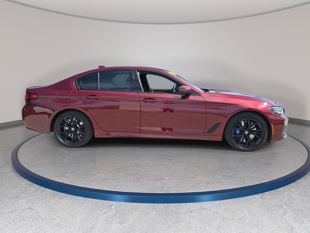 Used 2023 Red BMW 540i image 5
