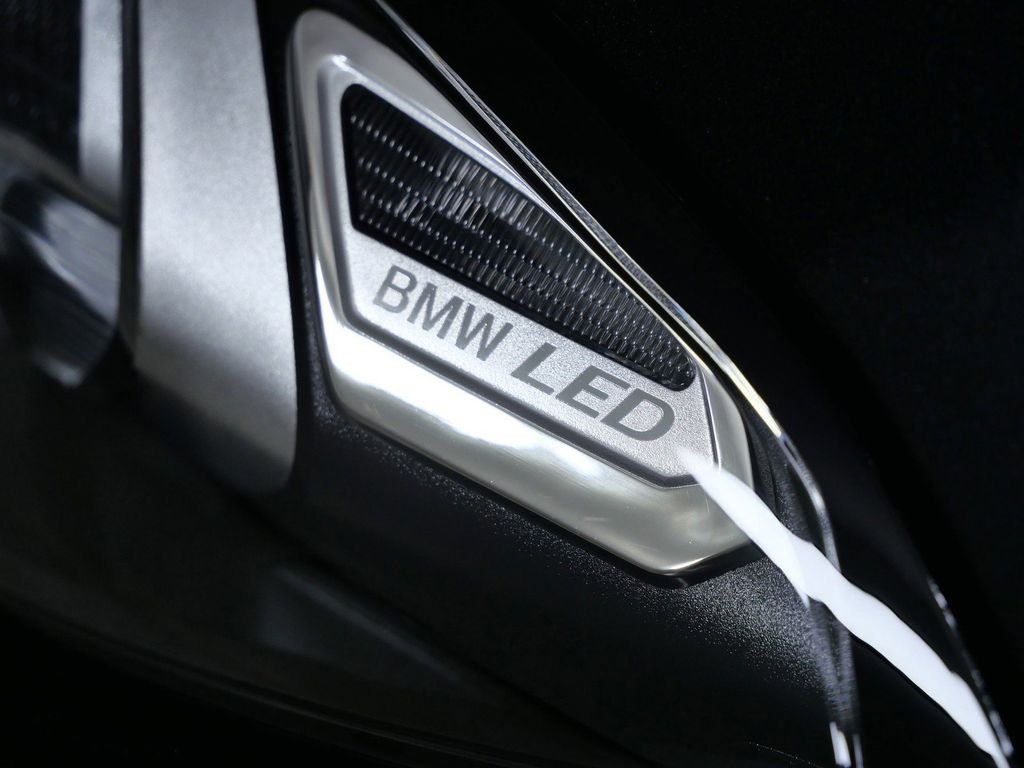 Used 2026 Black Sapphire Metallic BMW 330i xDrive image 5