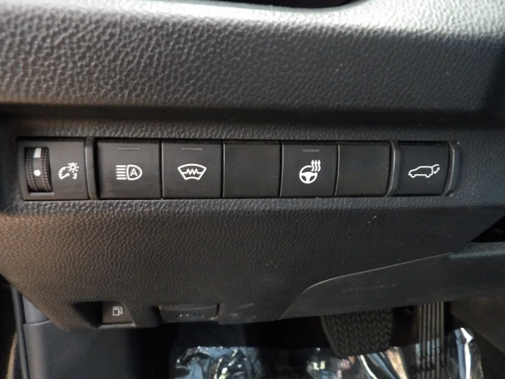 Used 2023 Midnight Black Metallic Toyota XLE image 27