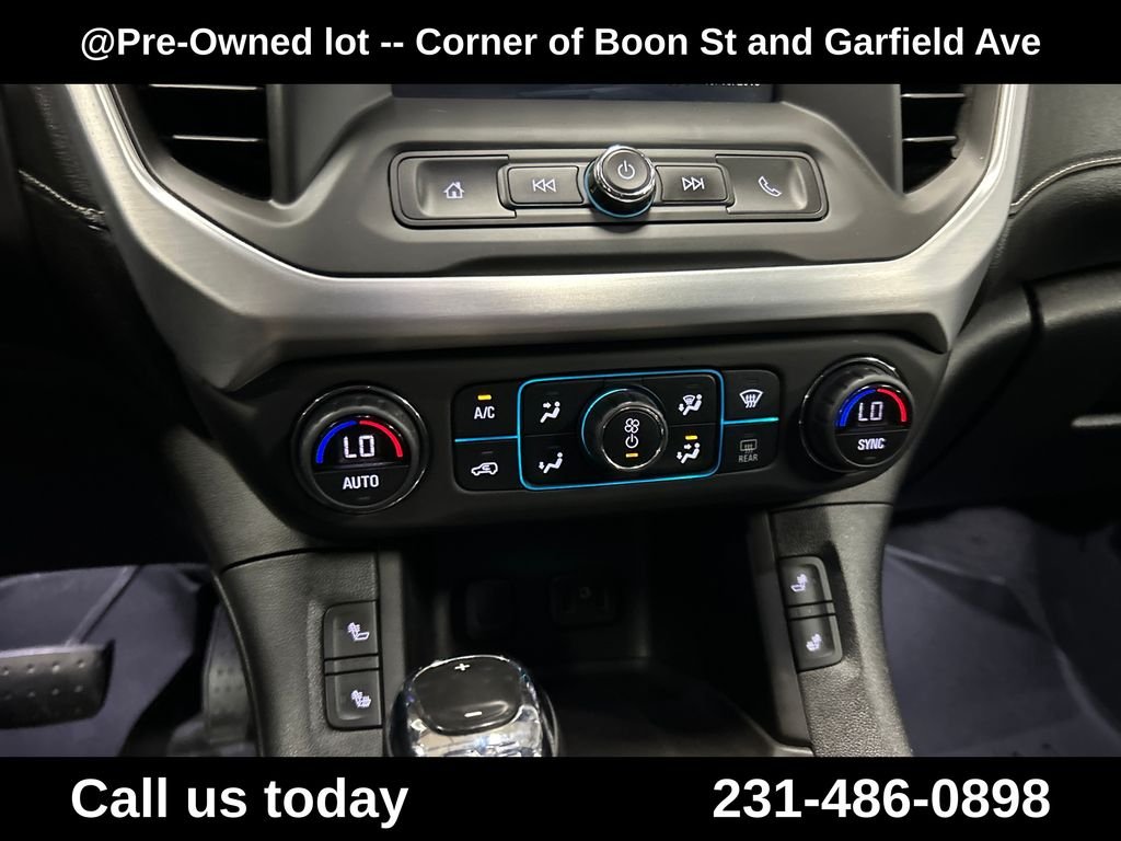 Used 2019 White GMC SLE-2 image 21