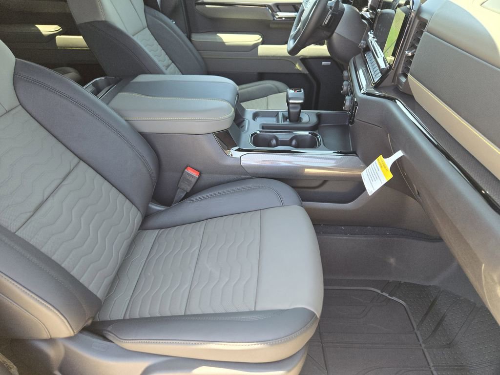 2026 Chevrolet Silverado 1500 ZR2 - Photo 6