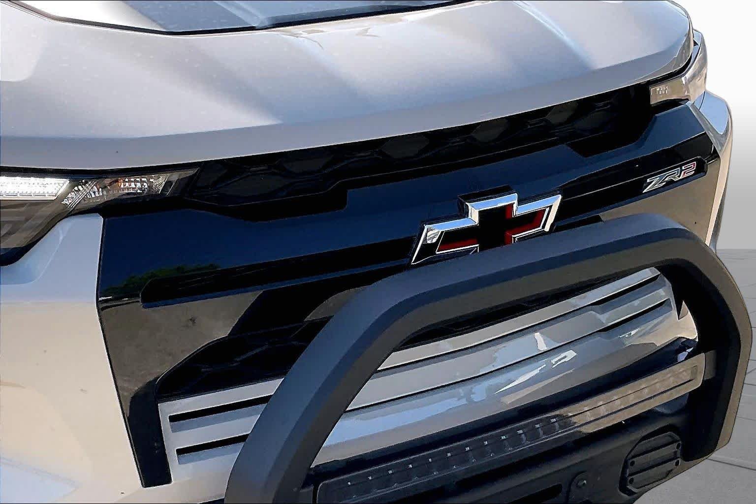 Used 2026 White Sands Chevrolet 4WD ZR2 image 29