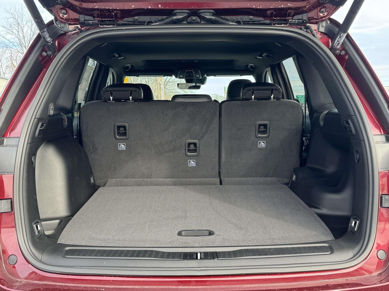 New 2026 Velvet Red Pearlcoat Jeep Laredo Altitude image 17