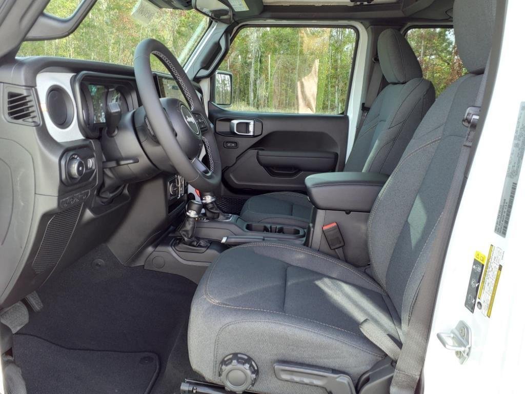 Used 2025 Bright White Clearcoat Jeep Sport S image 4