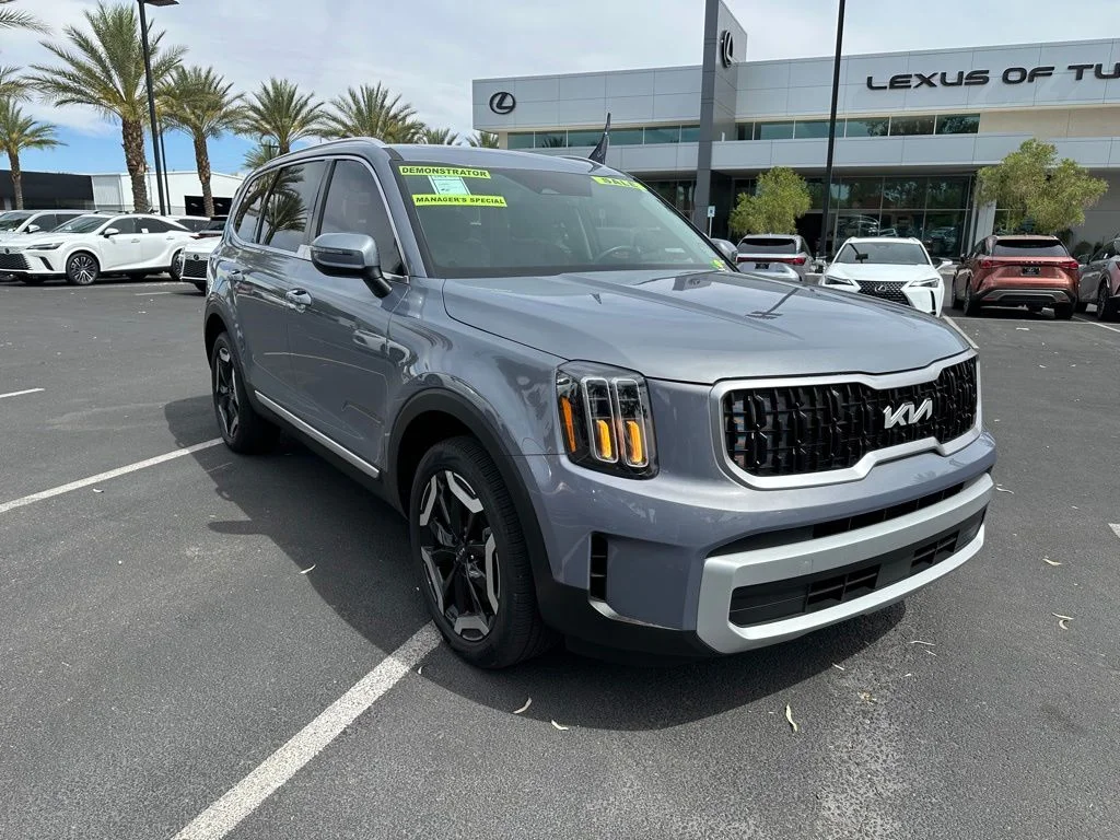 Used 2025 Silver Kia EX image 25